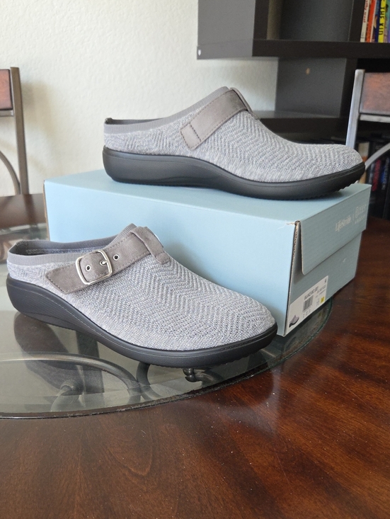Life Stride Shoes - Life Stride Women's Slip-On Mule in Light Gray